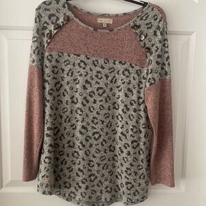 Simply Southern‎ Soft Knit Top Snap Buttons Pink Gray Leopard Small